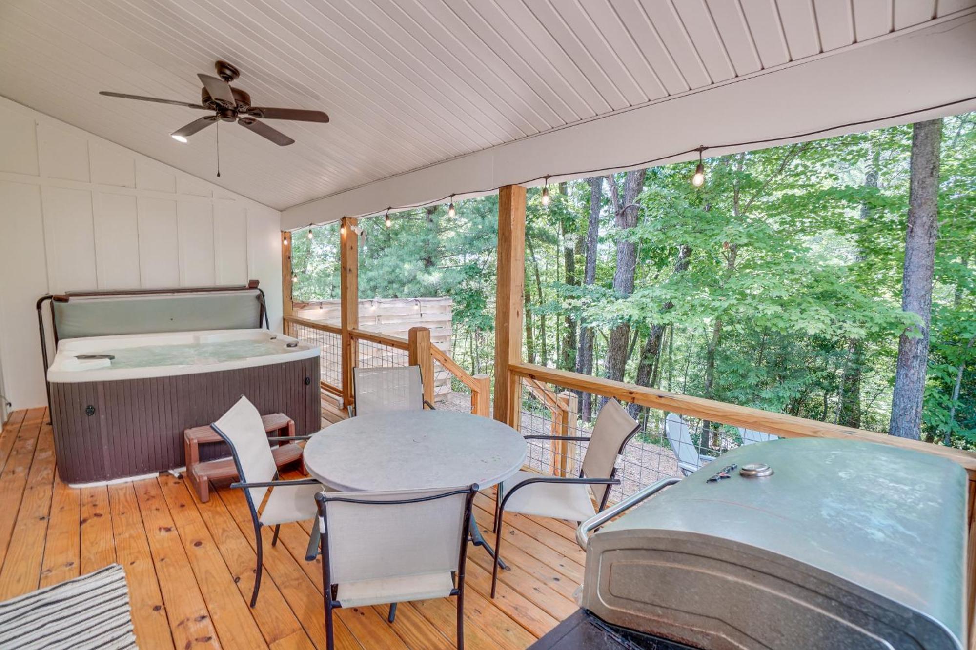Villa Stunning Helen Getaway With Hot Tub And Ev Charger! Extérieur photo