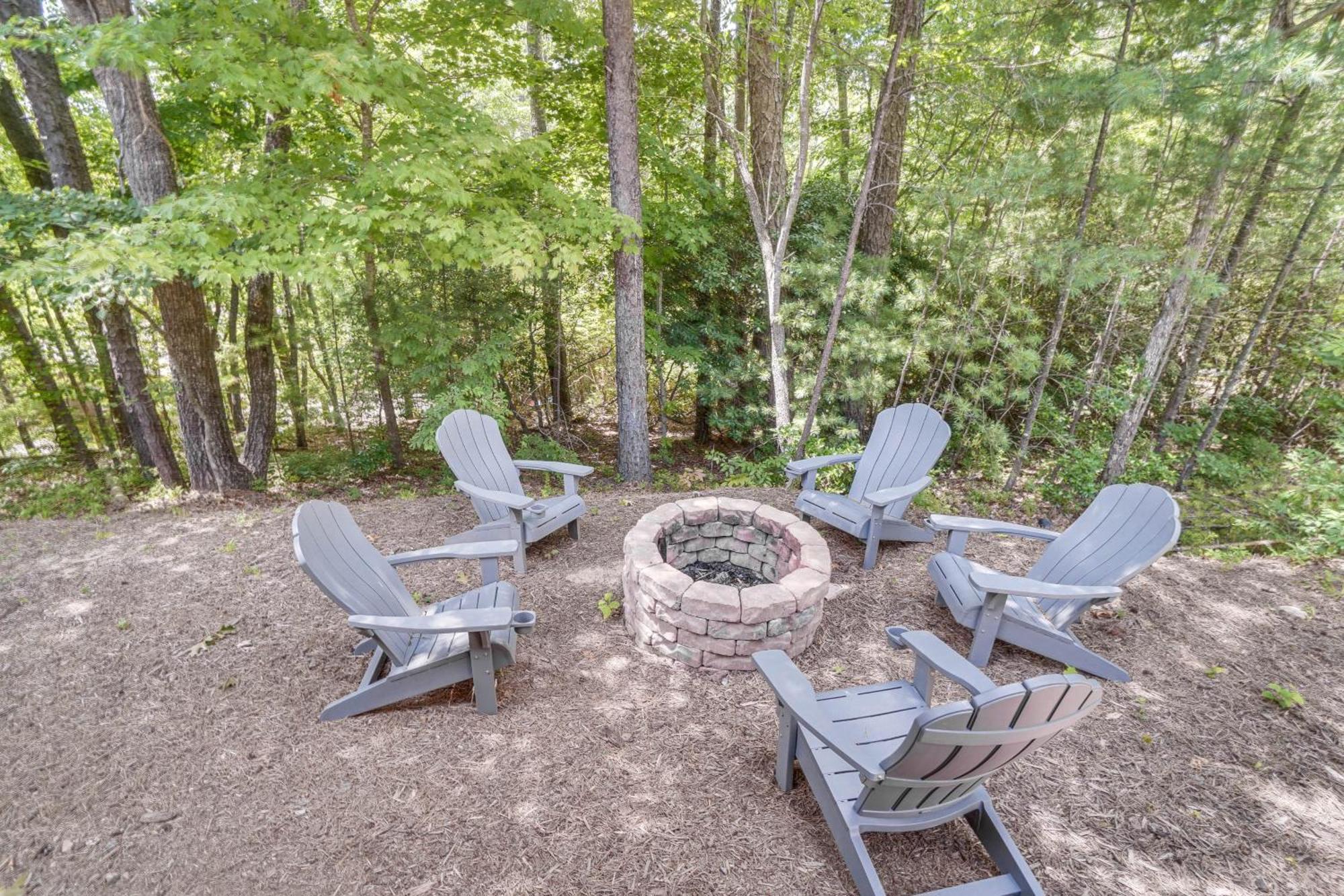 Villa Stunning Helen Getaway With Hot Tub And Ev Charger! Extérieur photo